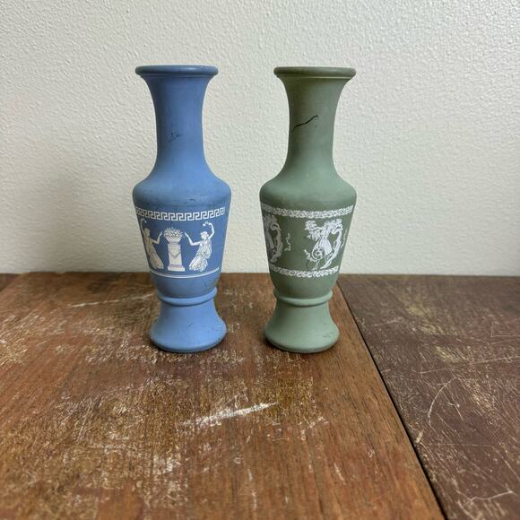 Vintage AVON pair‎ (2) blue green Wedgwood Style miniature bud vases - Picture 1 of 8
